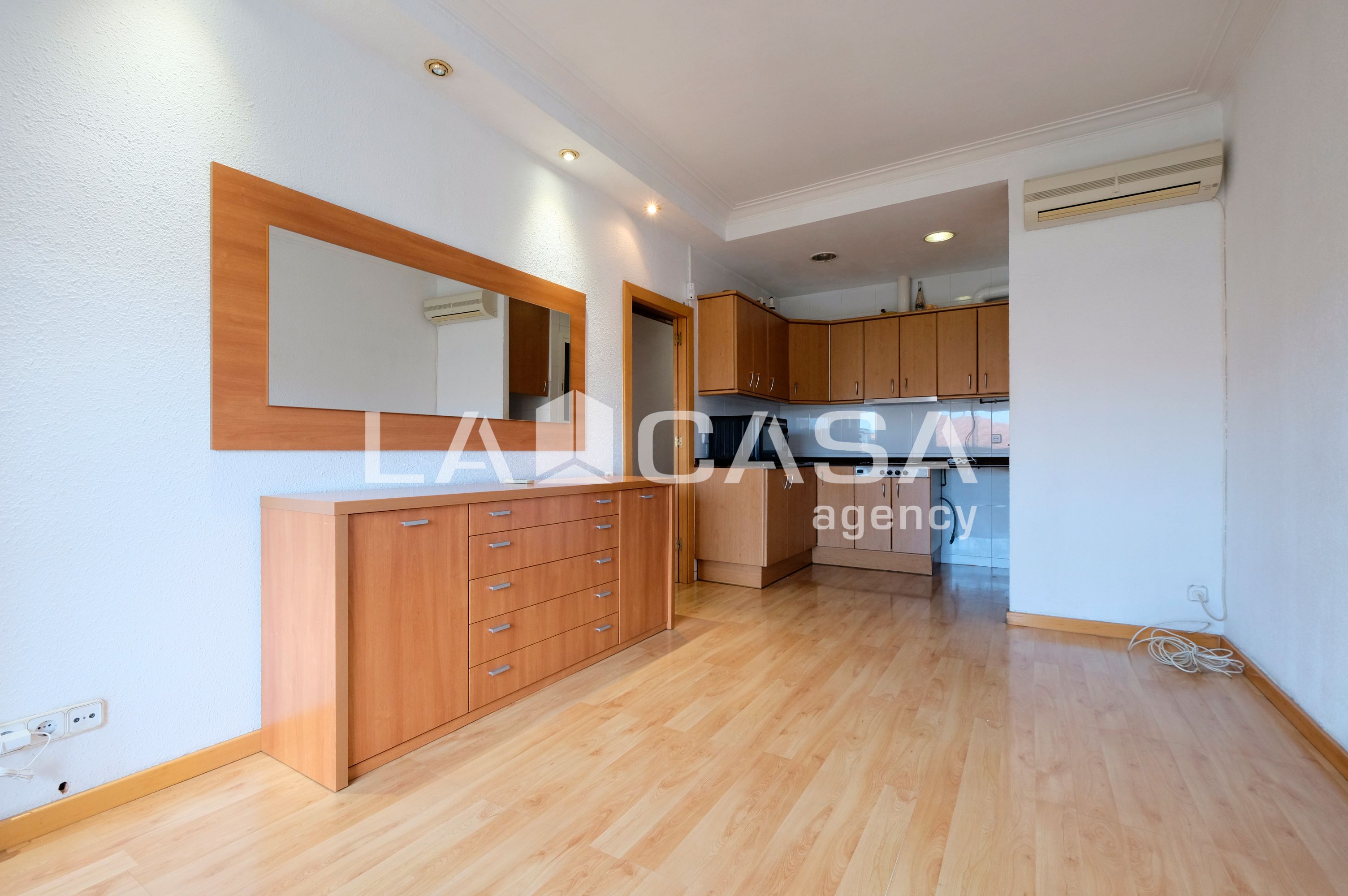 Flat for sale in  Barcelona Capital  with Heating