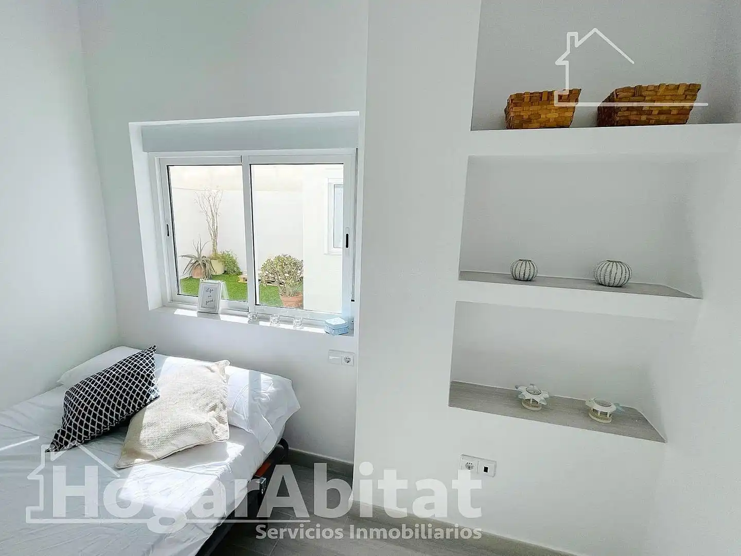 Bedroom of Flat for sale in Valencia  with Heating and Terrace