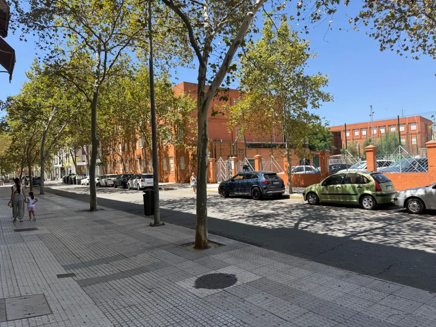 Vista exterior de Local de lloguer en Huelva amb Aire condicionat i Calefacció