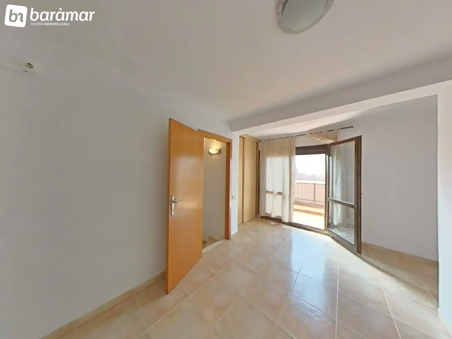 Dormitori de Dúplex en venda en Roda de Berà amb Aire condicionat, Calefacció i Terrassa
