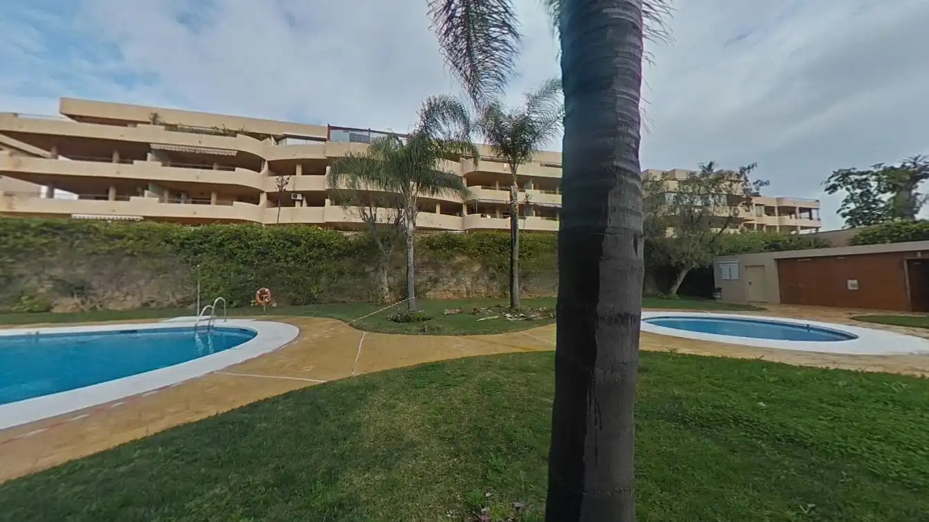 Vista exterior de Pis en venda en Mijas amb Aire condicionat i Piscina