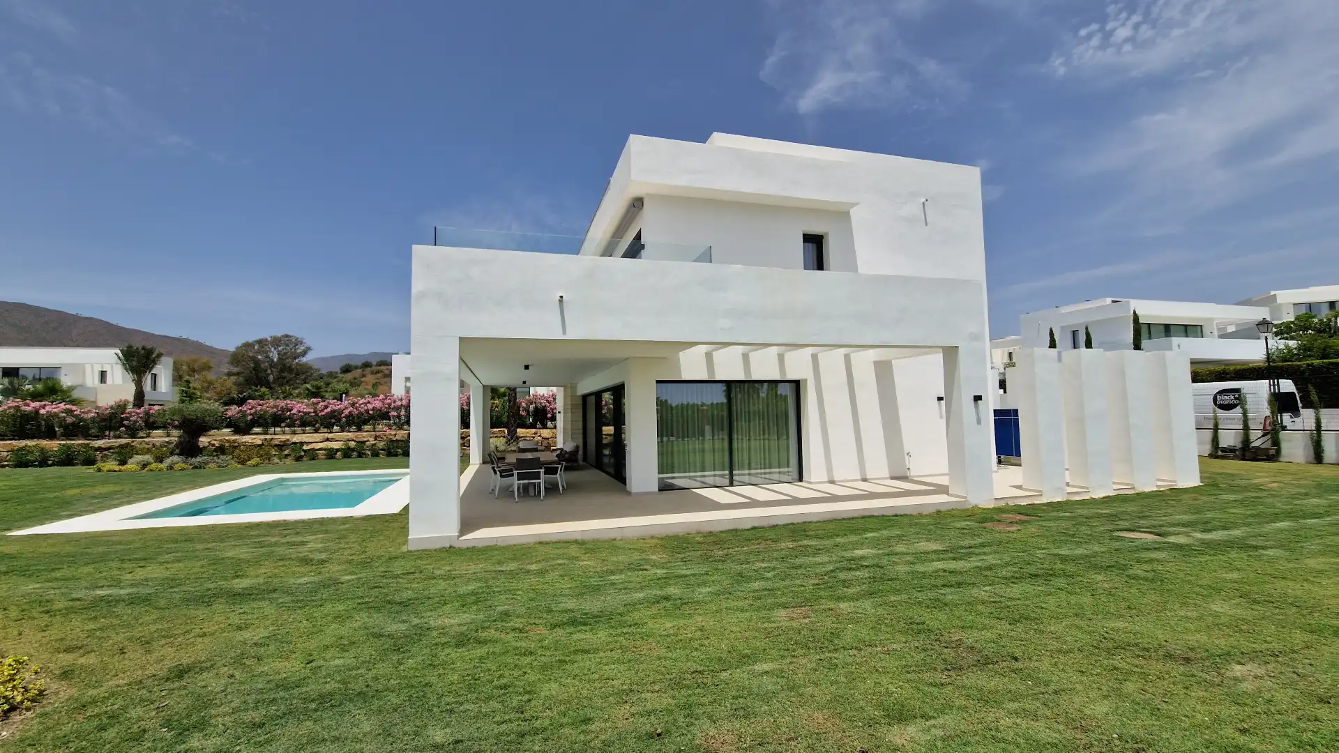 Vista exterior de Casa o chalet en venta en Mijas con Aire acondicionado, Jardín privado y Terraza