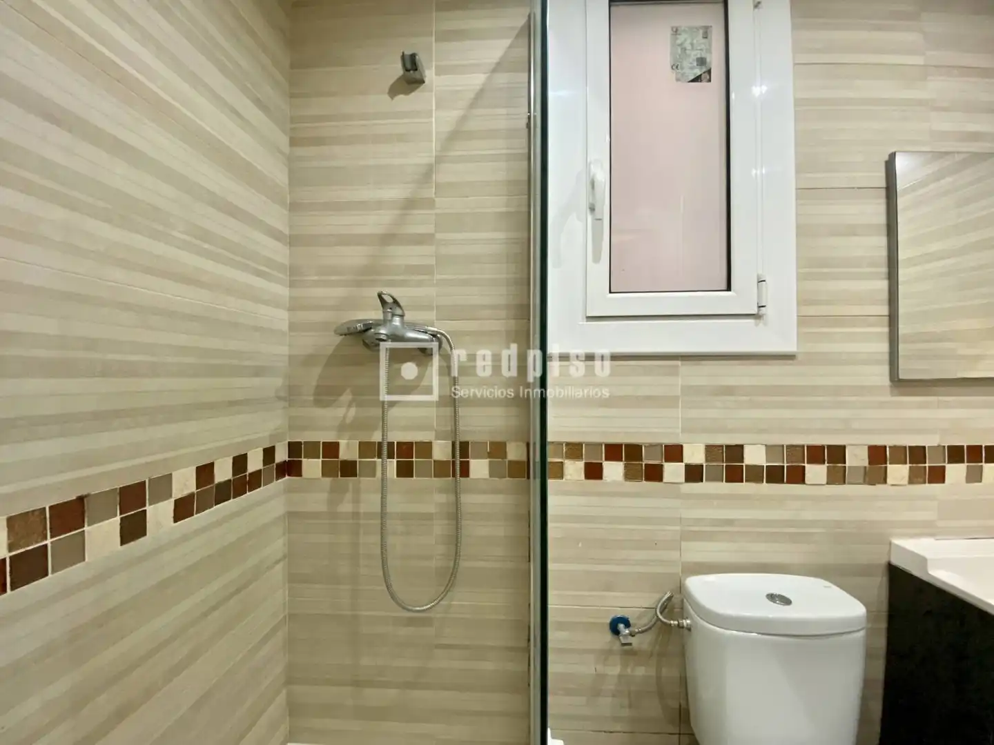 Bathroom of Flat for sale in Barcelona