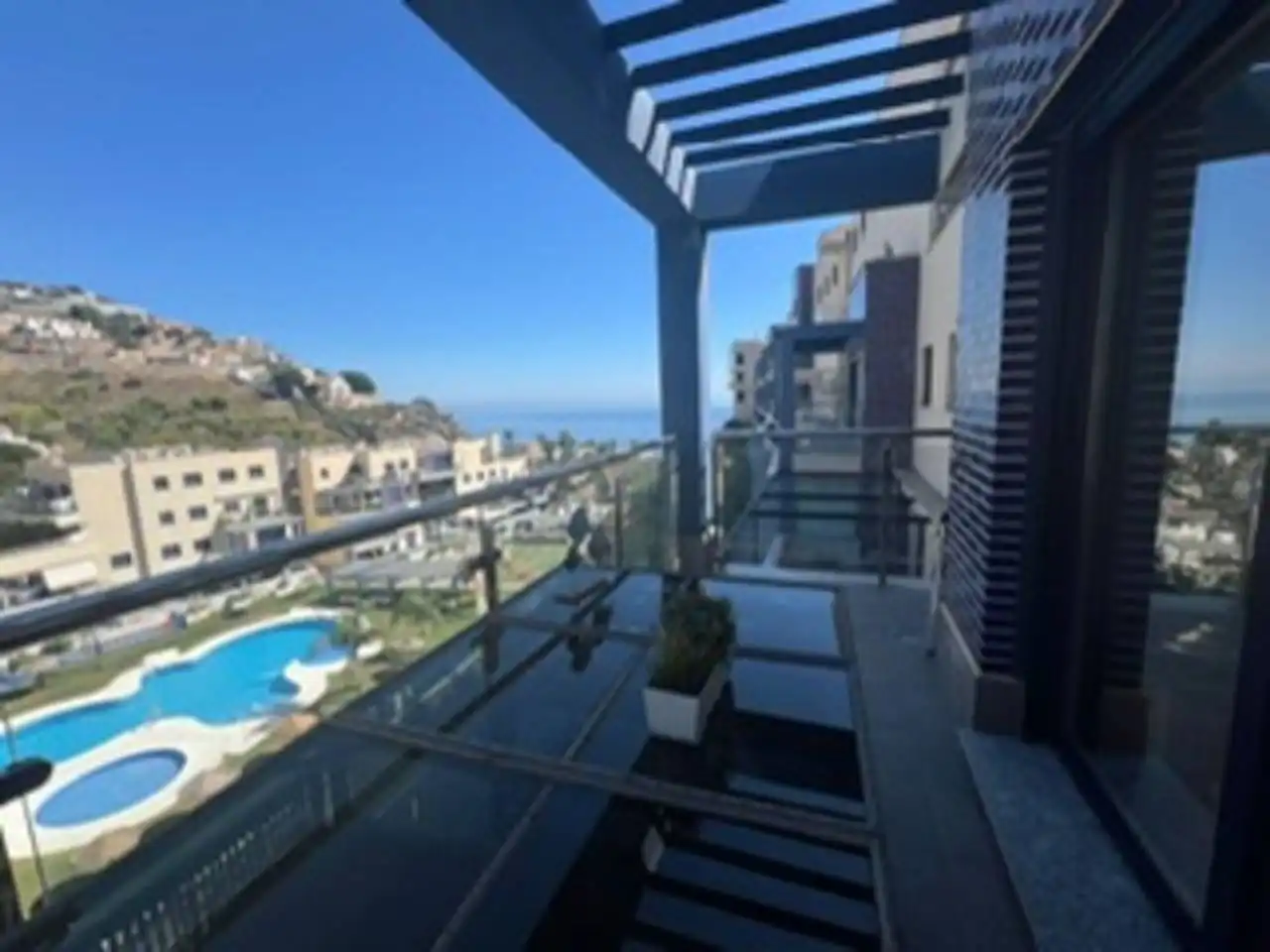 Vista exterior de Apartament de lloguer en Almuñécar amb Terrassa i Piscina comunitària