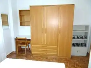 Schlafzimmer von Wohnung zur Miete in Gijón  mit Parkett, Möbliert und Waschmaschine