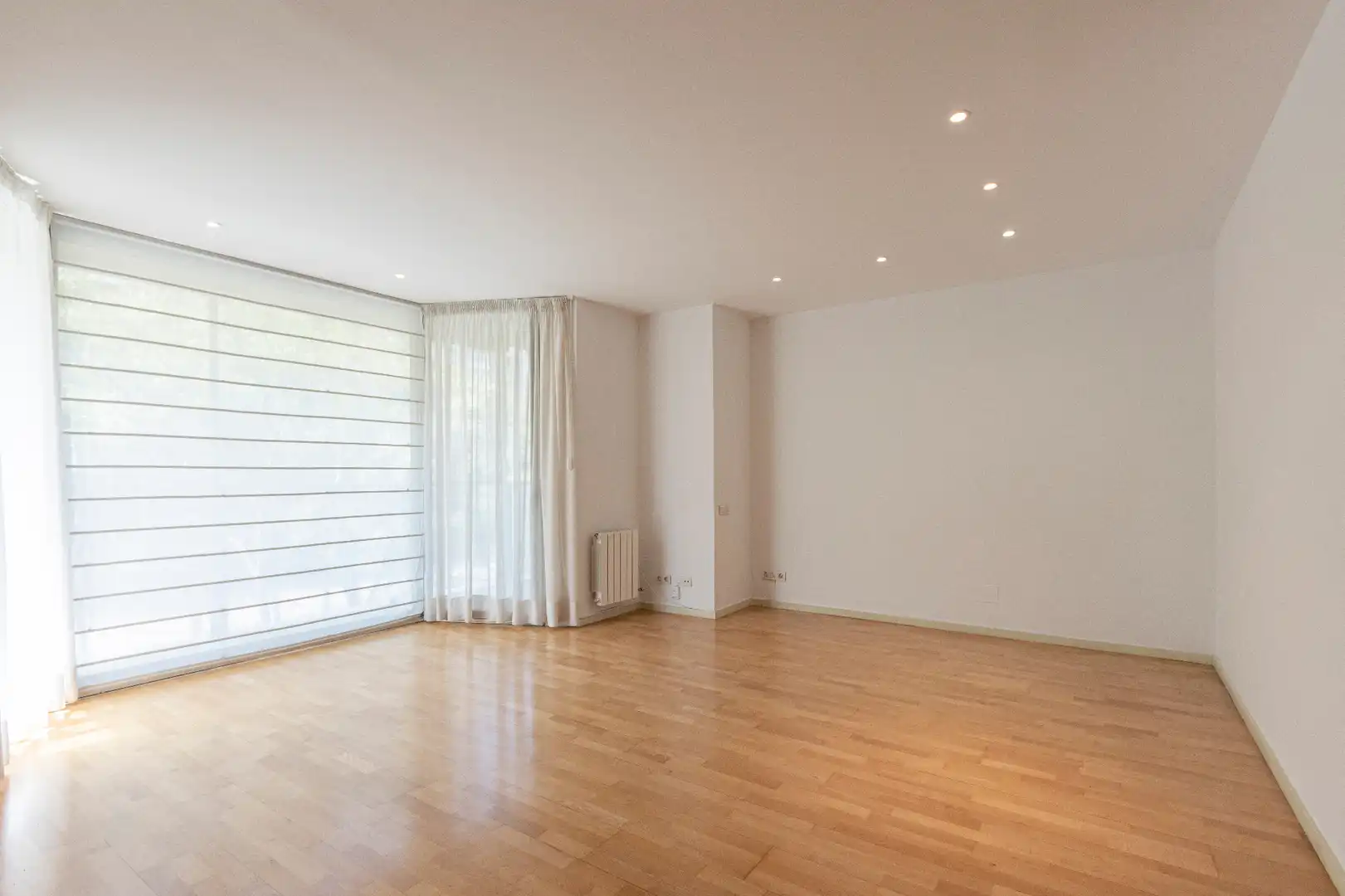 Wohnzimmer von Wohnung zum Verkauf in Barcelona mit Klimaanlage, Heizung und Parkett