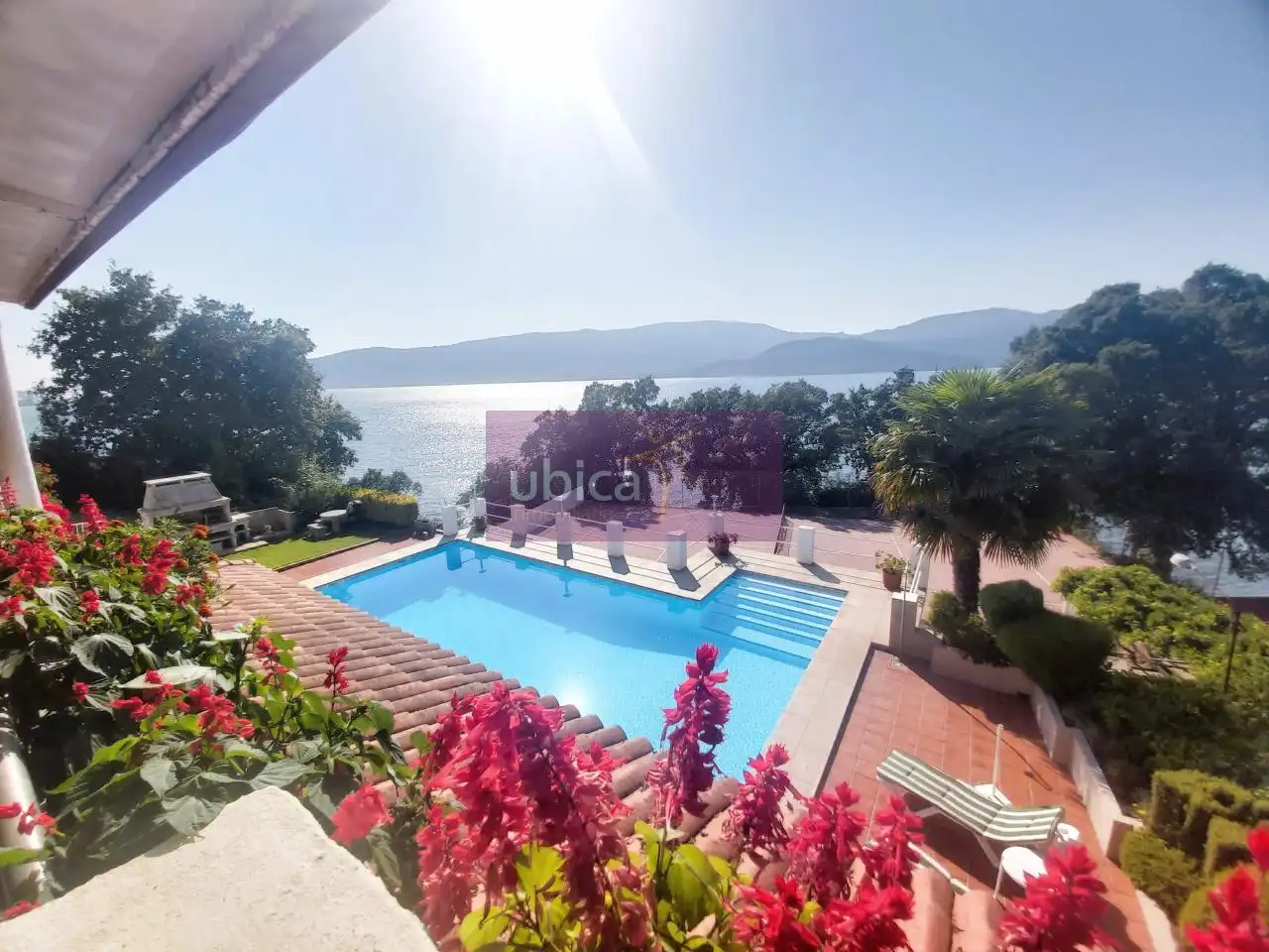 Piscina de Casa o xalet en venda en Redondela amb Calefacció, Jardí privat i Terrassa