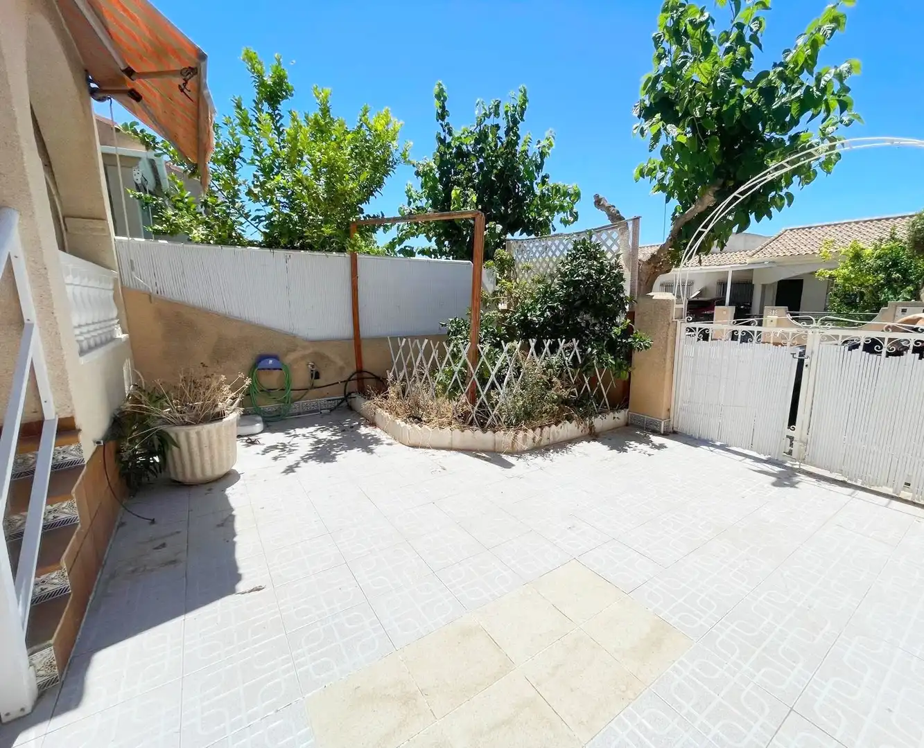 Jardí de Casa o xalet en venda en Los Alcázares amb Aire condicionat, Calefacció i Terrassa