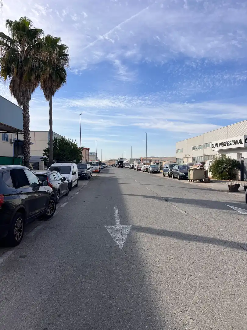 Parking de Nave industrial de alquiler en Salteras