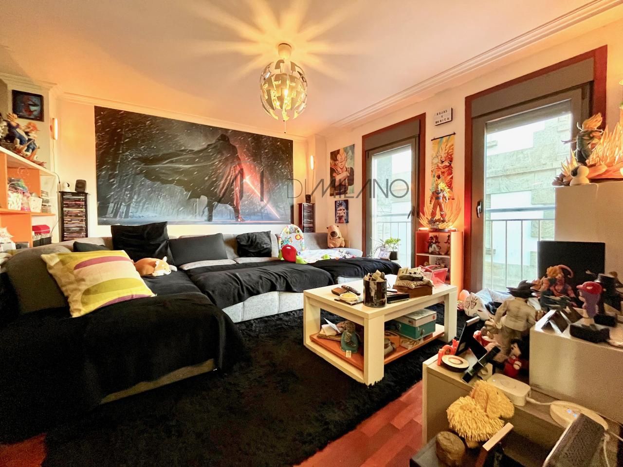 Dormitori de Pis en venda en Vigo  amb Calefacció, Parquet i Balcó