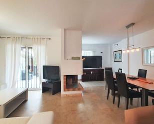 Living room of Single-family semi-detached for sale in Marbella