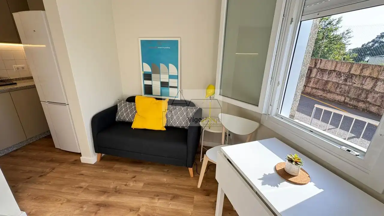 Living room of Ground floor for rent in Vigo   with Heating
