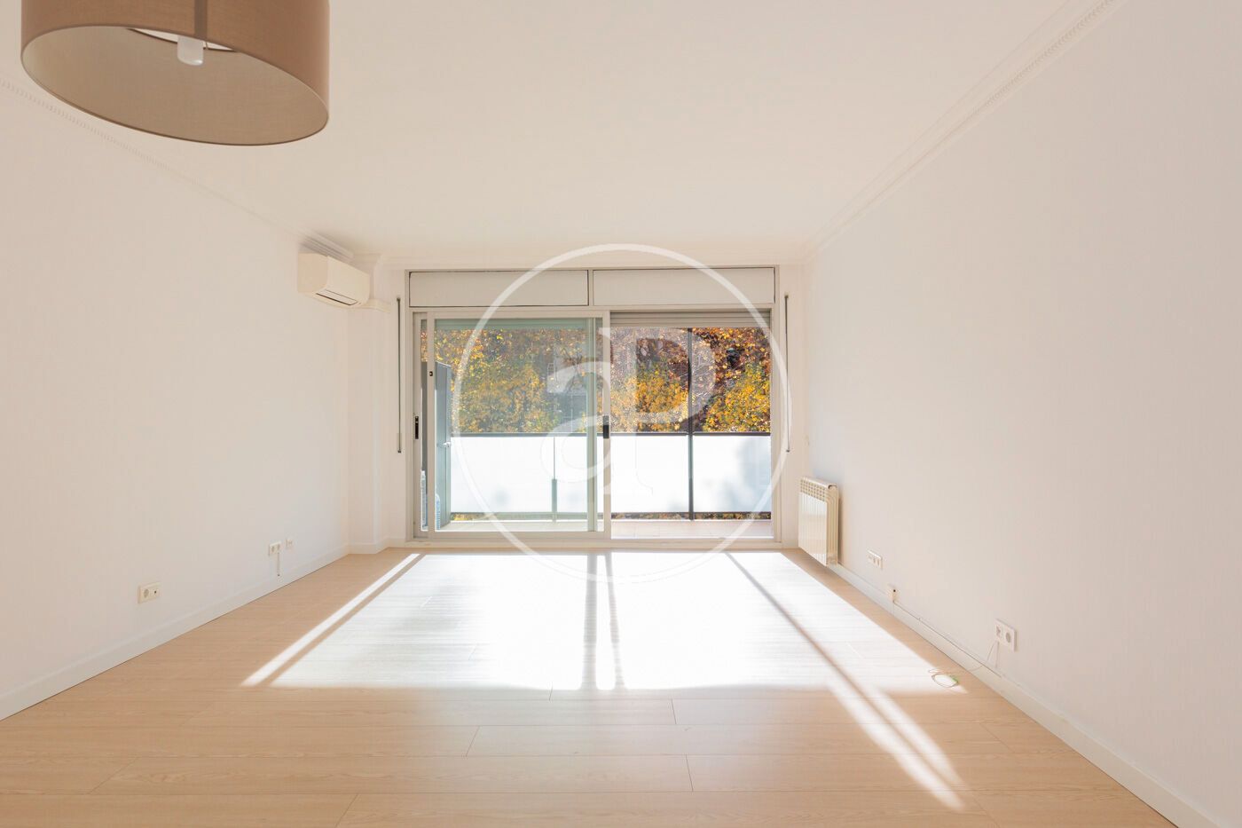 Außenansicht von Wohnung miete in Sant Cugat del Vallès mit Klimaanlage, Heizung und Privatgarten