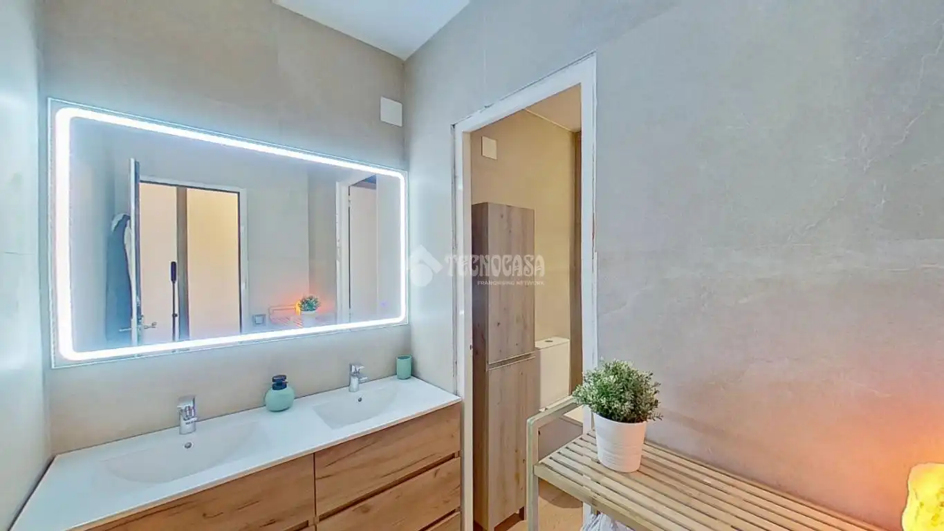 Bathroom of Flat for sale in Alp  with Heating