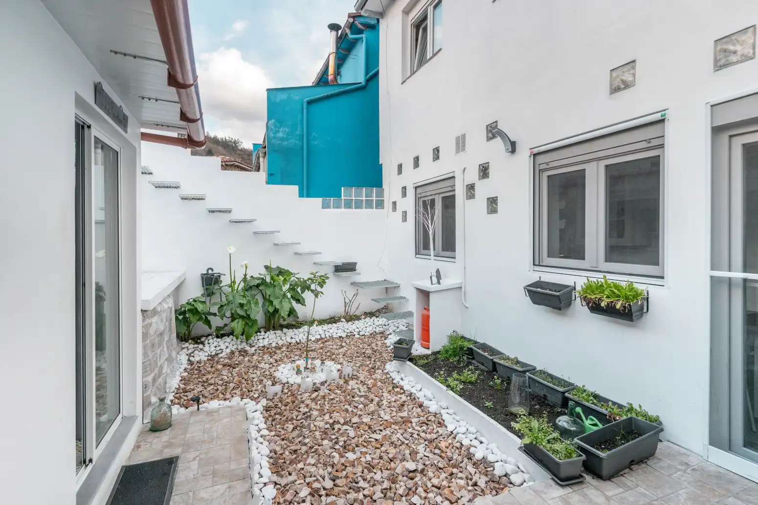 Terrasse von Einfamilien-Reihenhaus zum Verkauf in Mieres (Asturias) mit Heizung, Terrasse und Abstellraum