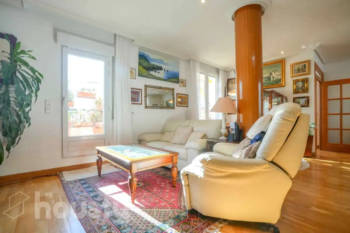 Sala de estar de Ático en venta en Madrid con Aire acondicionado, Calefacción y Parquet