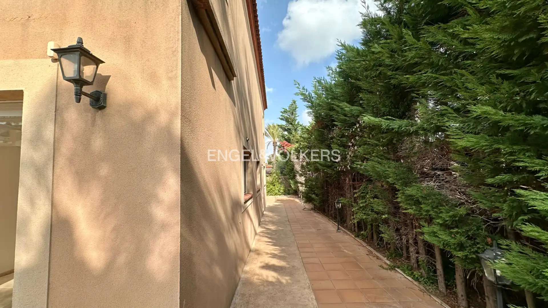 Vista exterior de Casa o xalet en venda en Reus amb Aire condicionat, Calefacció i Jardí privat