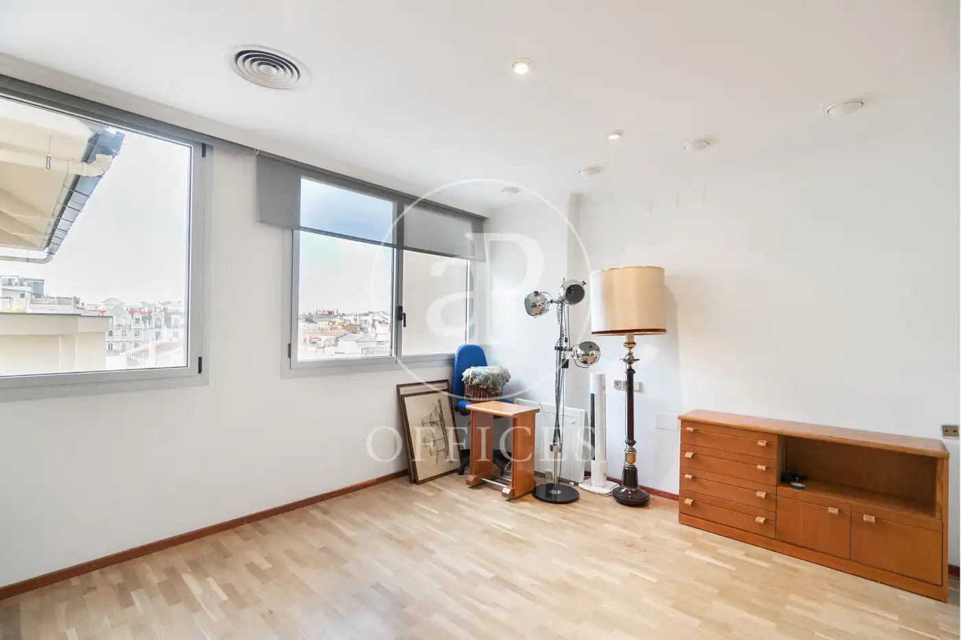 Büro zum Verkauf in Barcelona mit Klimaanlage und Heizung