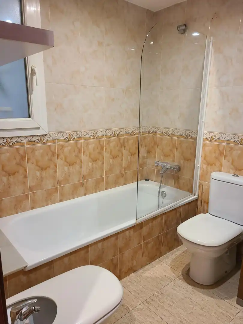 Baño de Planta baja en venta en Figueres con Aire acondicionado, Calefacción y Terraza