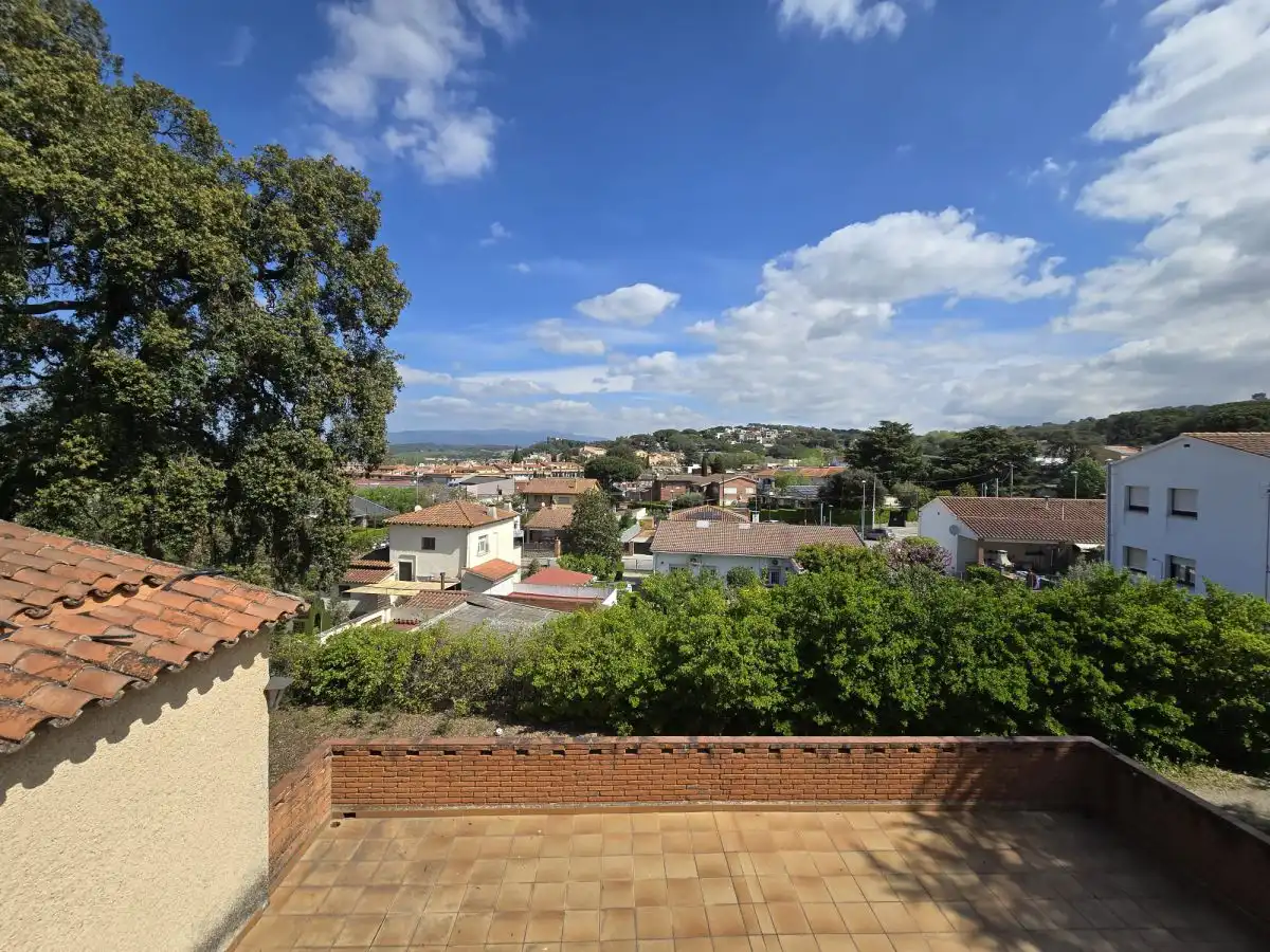 Vista exterior de Finca rústica en venda en La Roca del Vallès amb Terrassa i Balcó