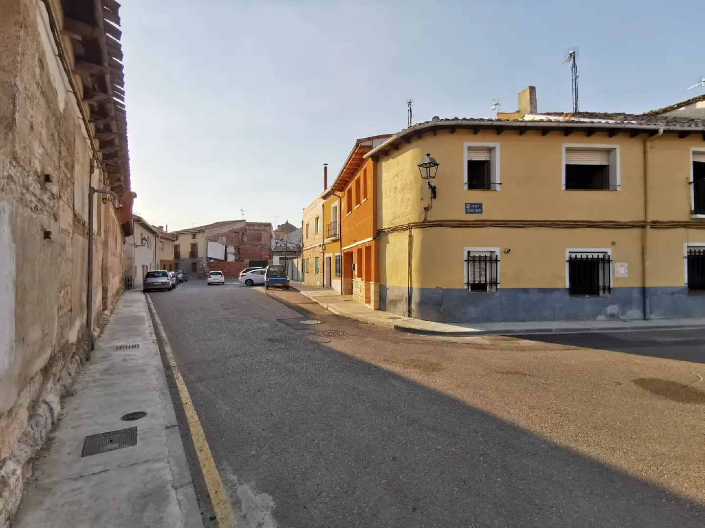 Vista exterior de Casa o xalet en venda en Dueñas amb Calefacció i Moblat