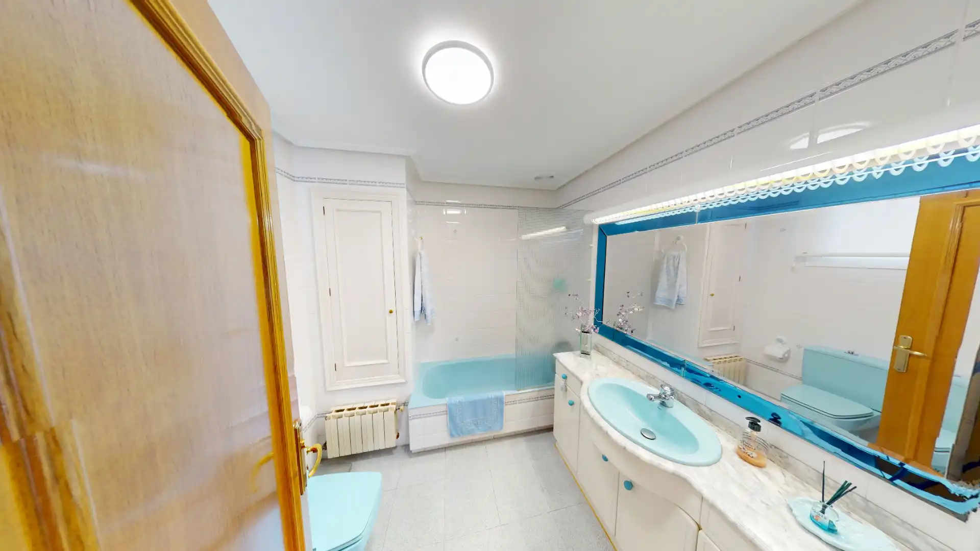 Bany de Casa o xalet en venda en Elche / Elx amb Aire condicionat, Calefacció i Jardí privat