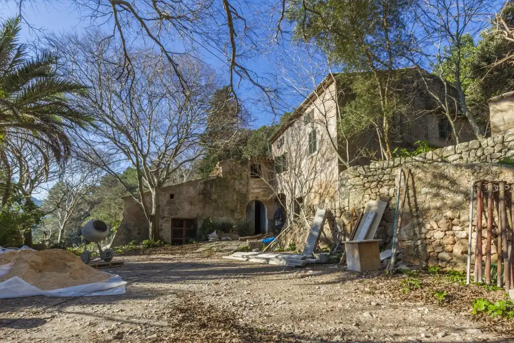 Vista exterior de Finca rústica en venda en Pollença amb Jardí privat