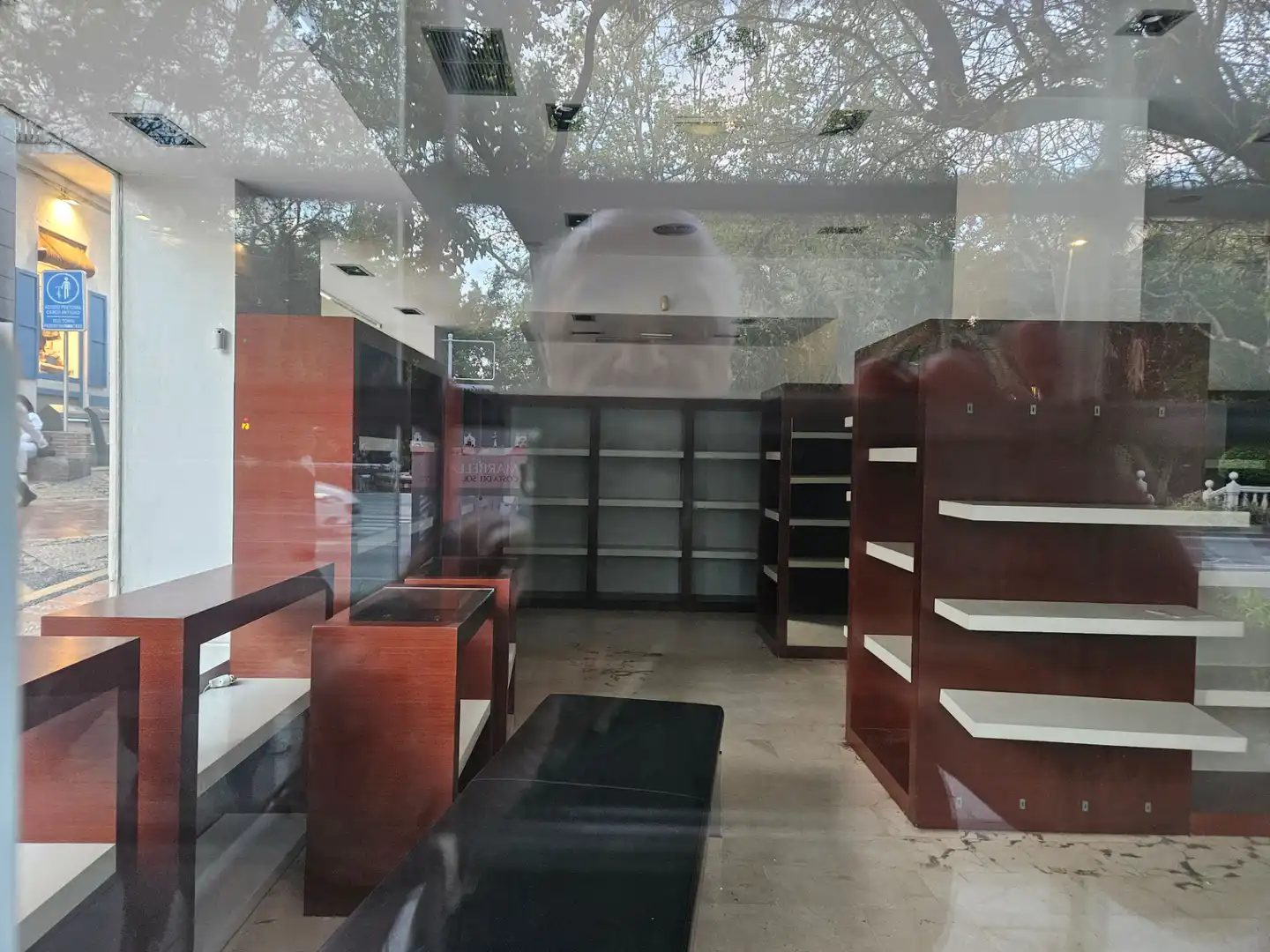 Local comercial en venda a Avenida Ramón y Cajal, imagen 4