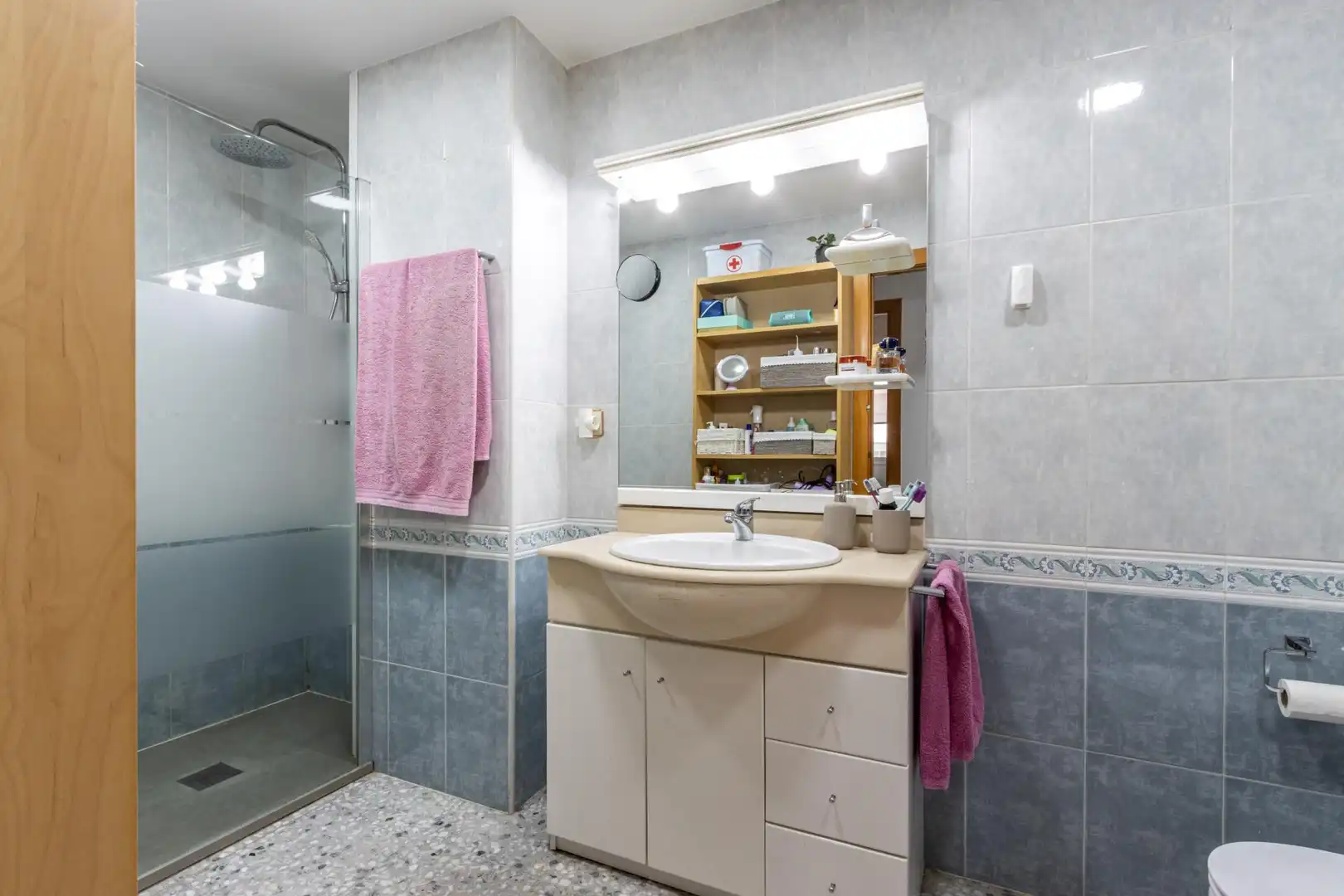 Bathroom of Flat for sale in Sabadell  with Heating, Terrace and Balcony