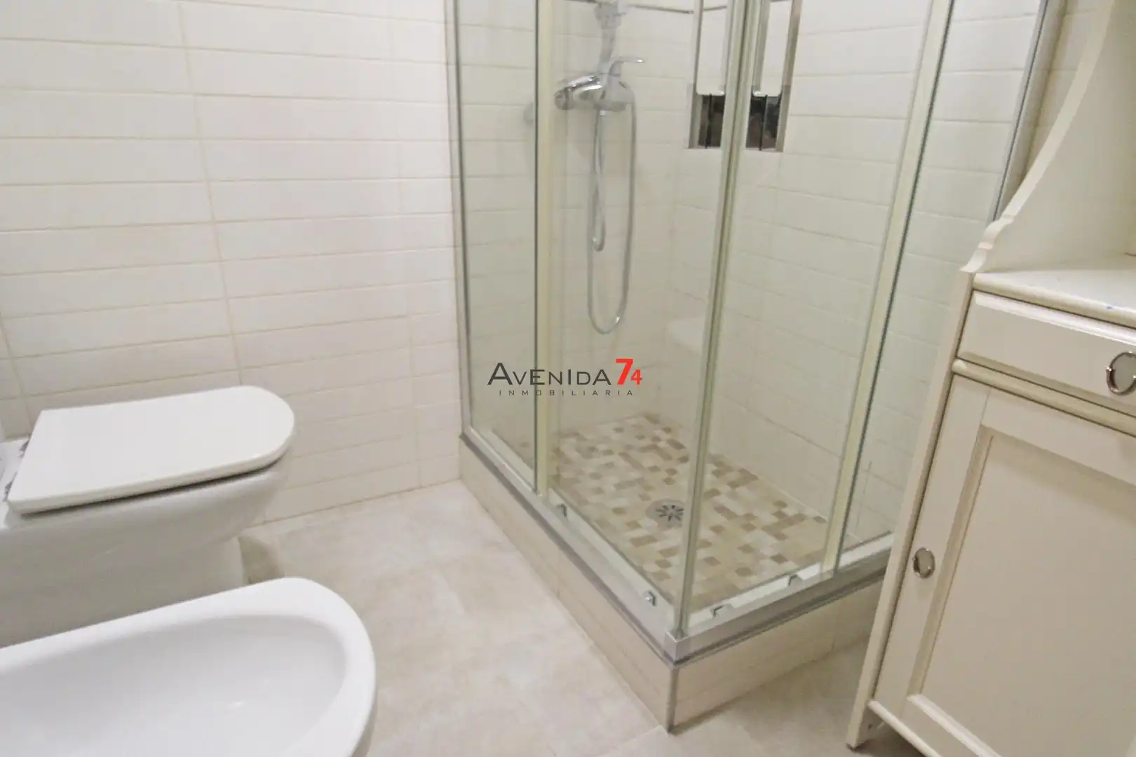 Bany de Apartament en venda en Lorca amb Aire condicionat, Terrassa i Moblat