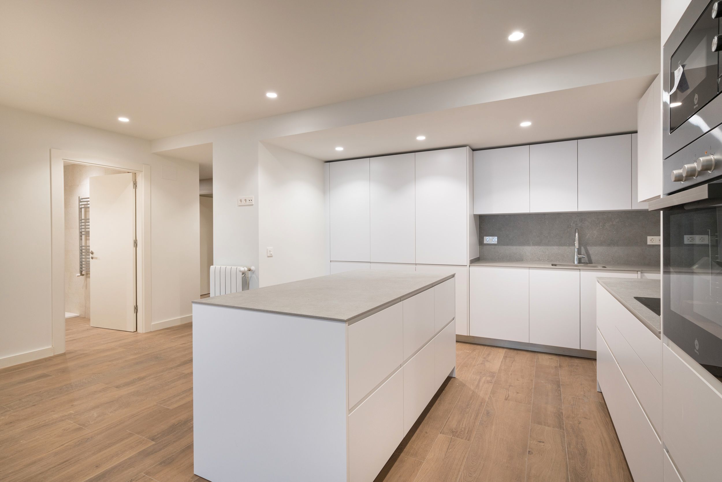 Cuina de Apartament en venda en Gijón  amb Calefacció