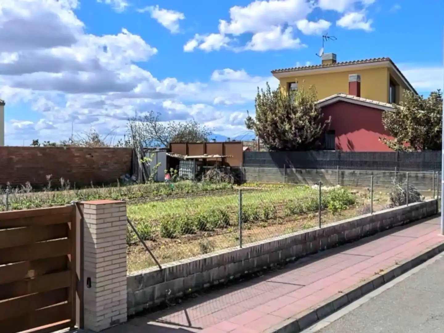 Terreny residencial en venda a Carrer de Josep Pla 36