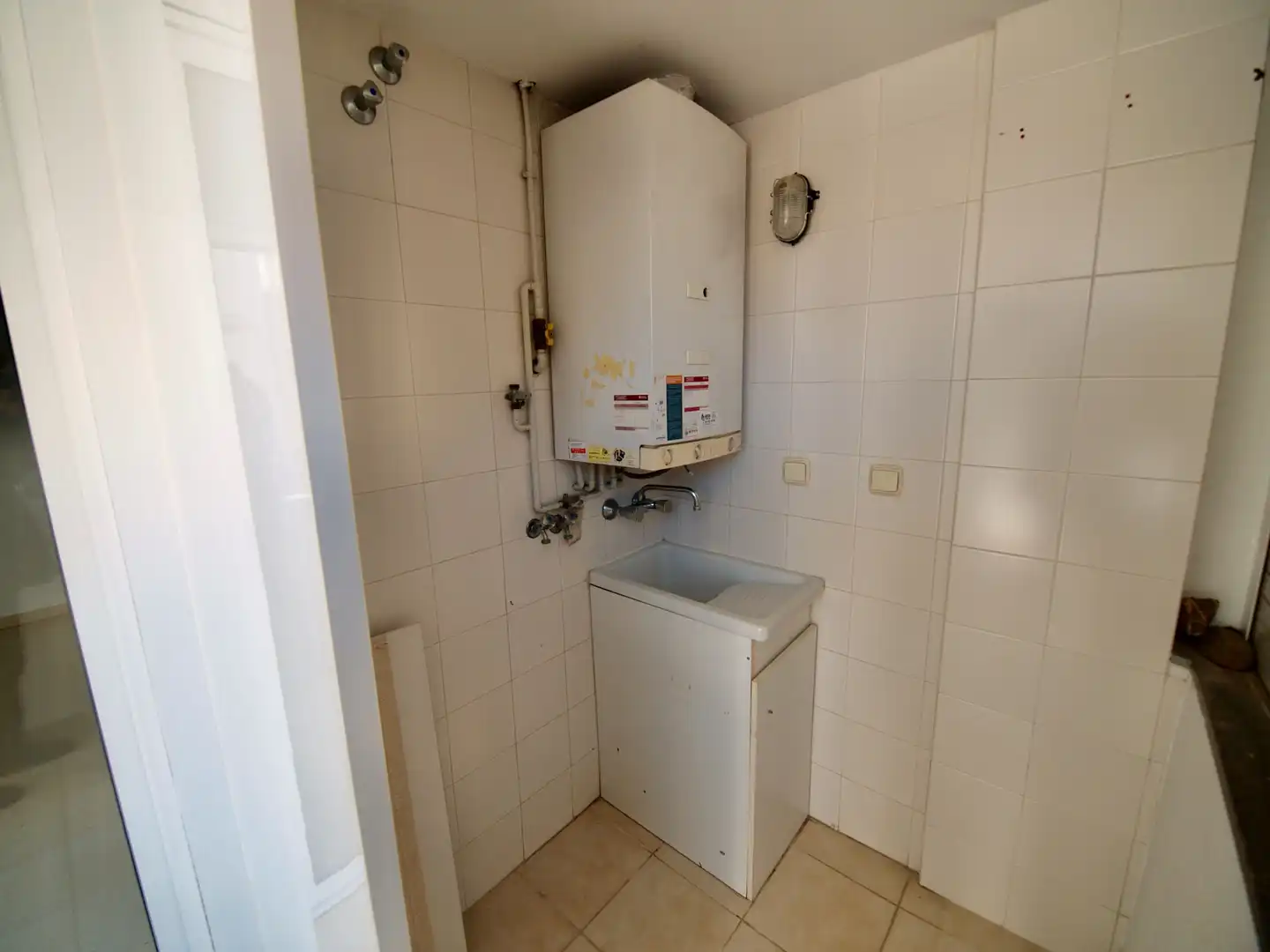 Baño de Piso de alquiler en Terrassa con Calefacción, Terraza y Horno