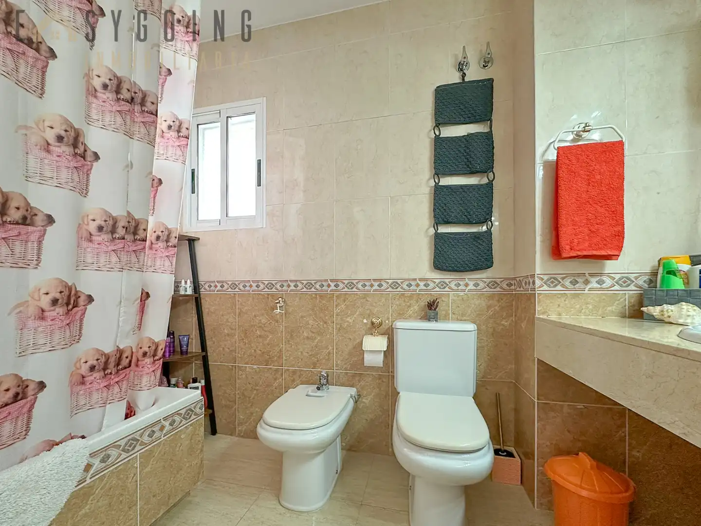Badezimmer von Einfamilien-Reihenhaus zum Verkauf in Santa Pola mit Klimaanlage, Terrasse und Gemeinschaftspool