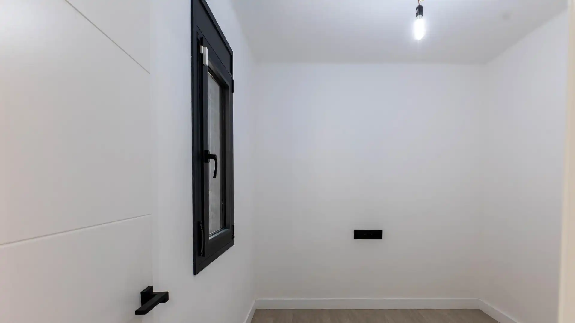Piso en venta en L'Hospitalet de Llobregat con Calefacción, Parquet y Terraza