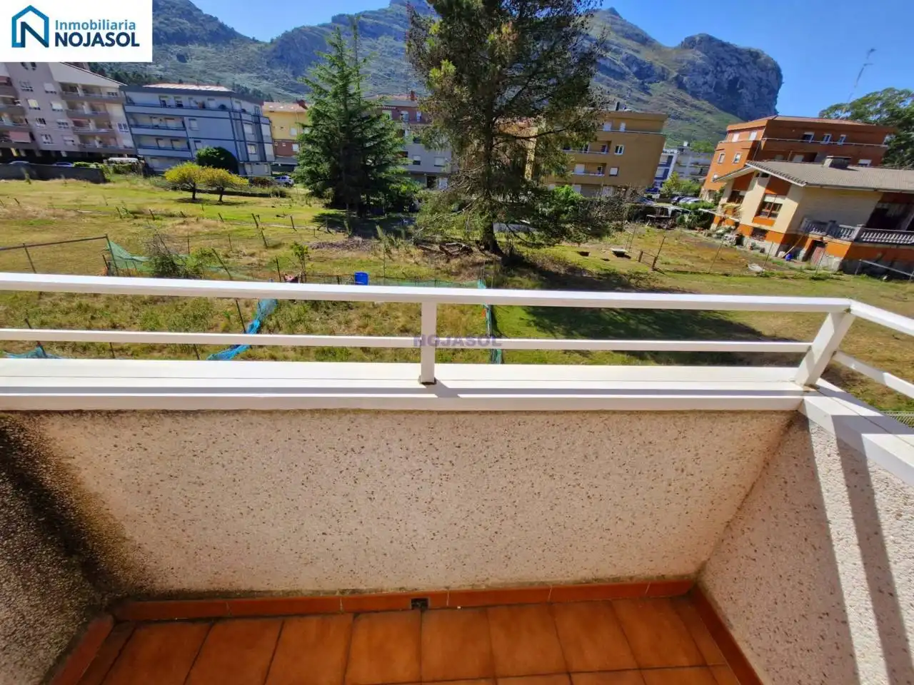 Terrassa de Apartament en venda en Castro-Urdiales amb Calefacció, Traster i Moblat