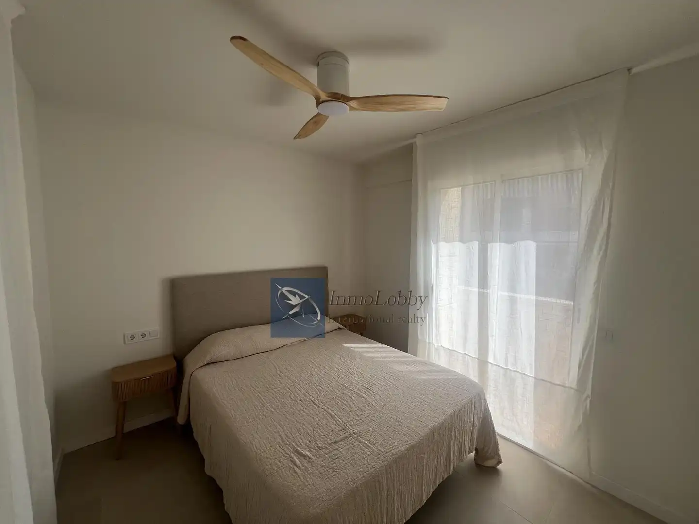 Dormitori de Apartament de lloguer en Castell d'Aro, Platja d'Aro i s'Agaró amb Aire condicionat, Terrassa i Piscina comunitària