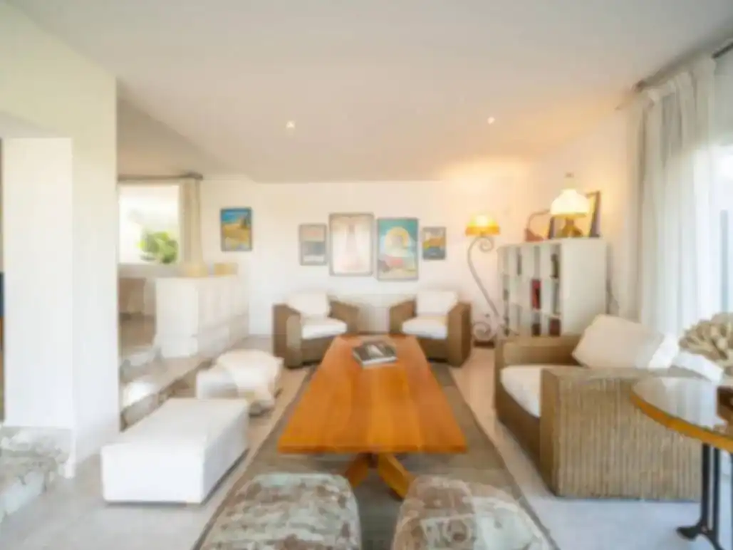 Sala de estar de Piso de alquiler en L'Escala con Aire acondicionado, Piscina y Amueblado