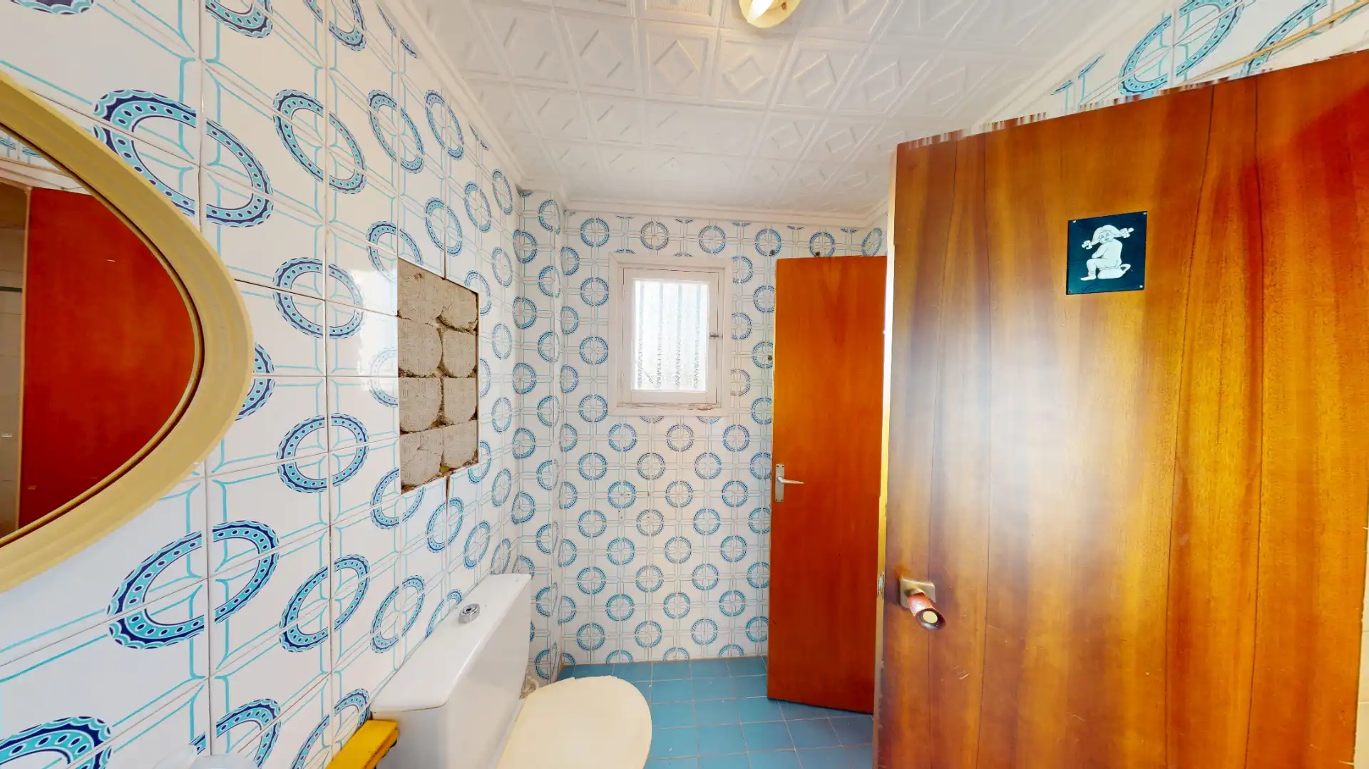 Bathroom of Commercial properties for sale in Busot  with Air Conditioner and Furnished