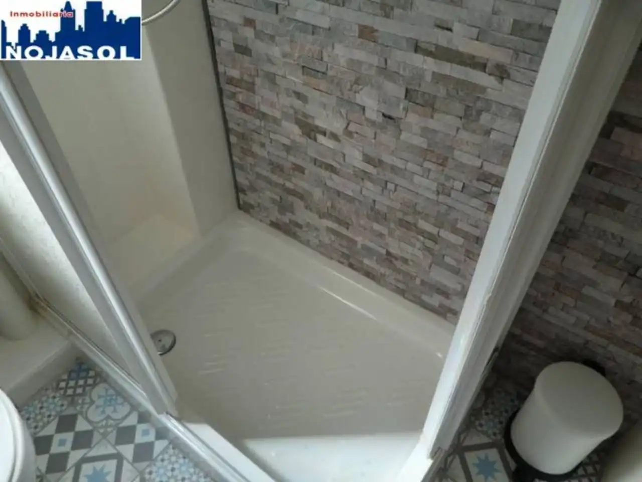 Bany de Apartament de lloguer en Arnuero amb Calefacció, Jardí privat i Terrassa