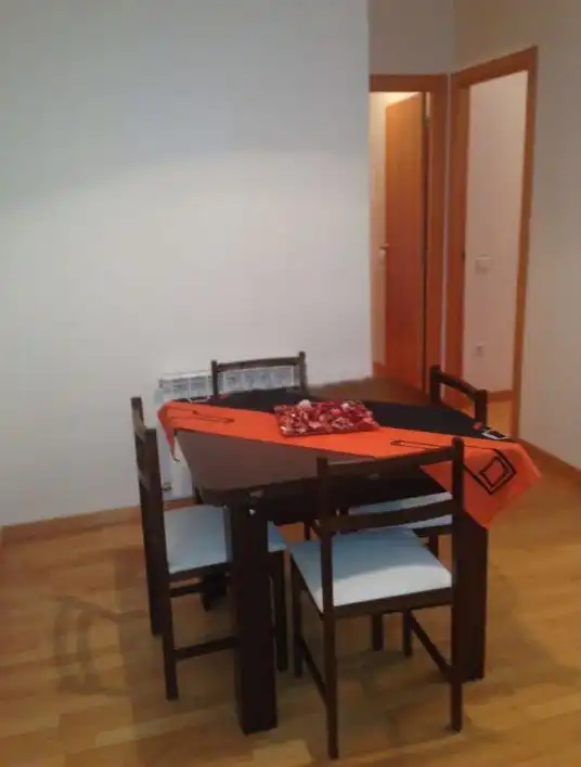 Menjador de Pis en venda en Reus amb Parquet, Terrassa i Moblat