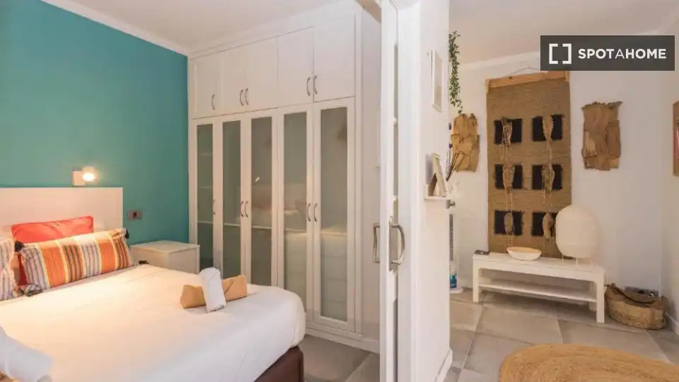 Dormitori de Apartament per a compartir en Las Palmas de Gran Canaria amb Aire condicionat, Terrassa i Moblat