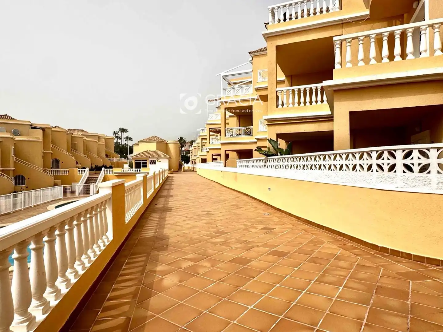 Außenansicht von Wohnung zum Verkauf in Adeje mit Terrasse, Abstellraum und Schwimmbad