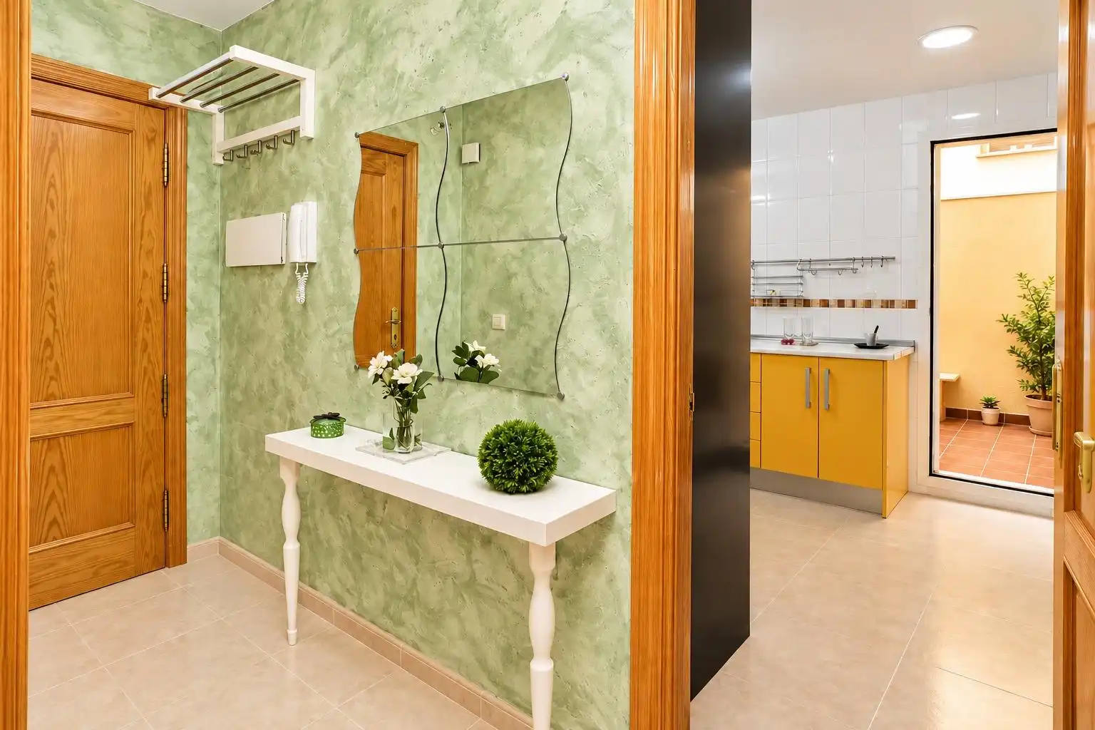 Appartamento con piscina in vendita a Avenida HISPANIDAD DE LA (CB), imagen 4