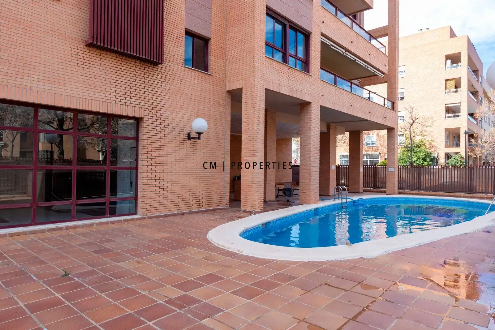 Piscina de Pis en venda en Valencia amb Aire condicionat, Calefacció i Terrassa
