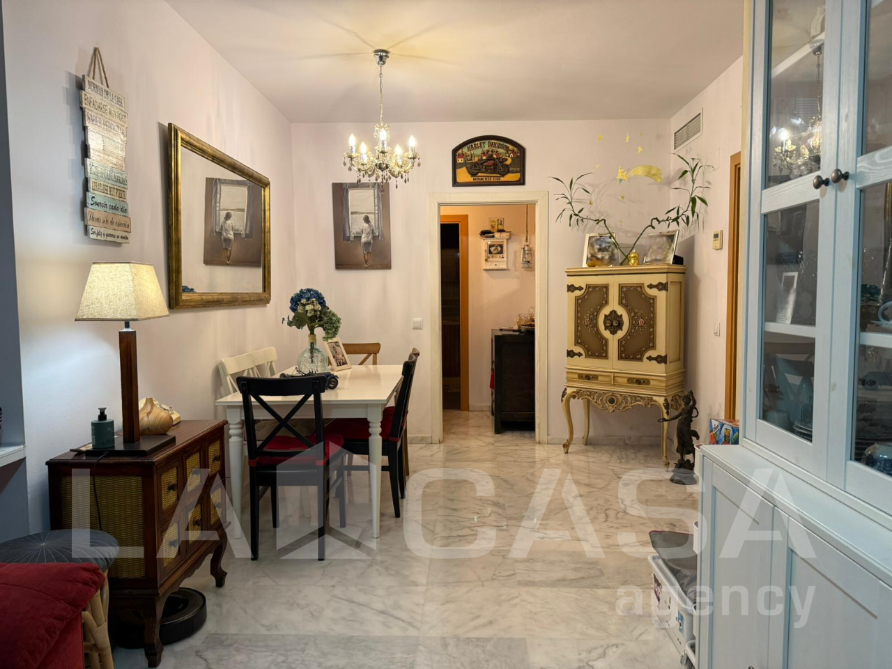 Menjador de Pis en venda en Montequinto amb Aire condicionat, Terrassa i Traster