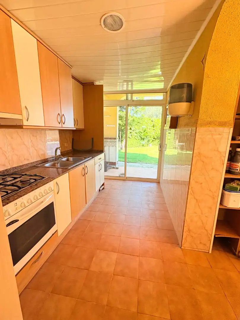 Cocina de Casa o chalet en venta en Pallejà con Aire acondicionado, Calefacción y Jardín privado