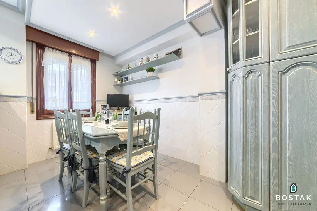 Esszimmer von Wohnung zum Verkauf in Bilbao  mit Heizung, Terrasse und Möbliert