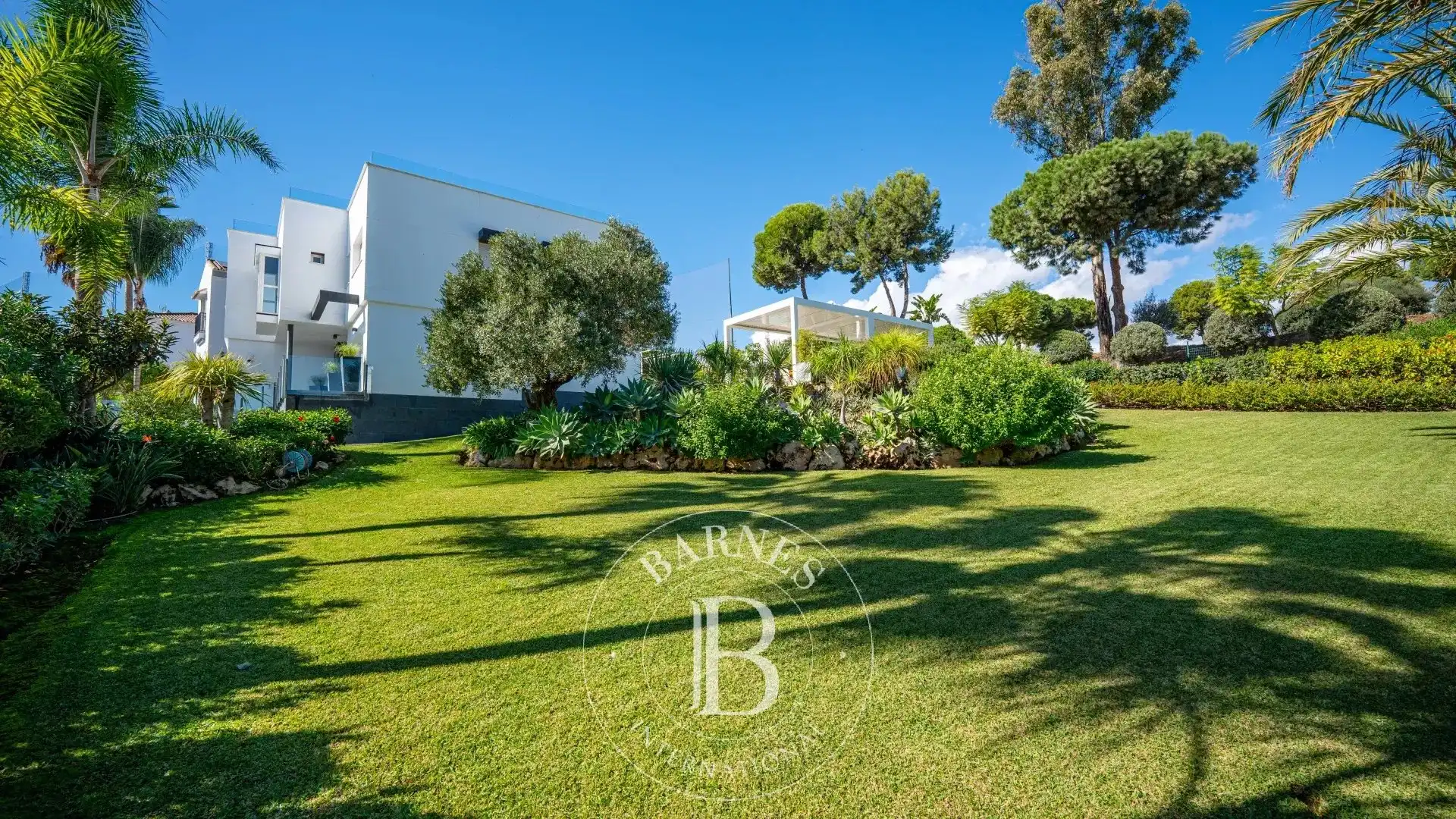 Jardí de Casa o xalet en venda en Marbella amb Aire condicionat, Calefacció i Piscina