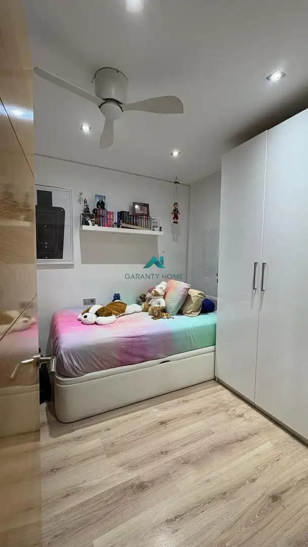 Habitación de Piso en venta en Badalona con Aire acondicionado, Calefacción y Parquet